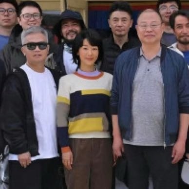 杨紫白菊像个小朋友