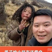 男子给小朋友送零食被回礼藏獒
