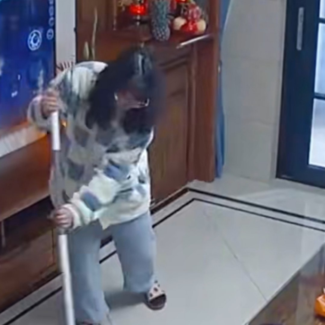 女生主动承担家务让妈妈专心照顾生病的外公