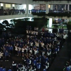 学弟学妹齐唱晴天祝福高三学长