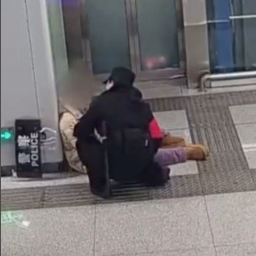 术后虚弱的她在地铁站被狠狠温暖到