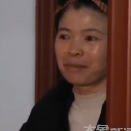 女儿出嫁母亲在门口看着看着就哭了