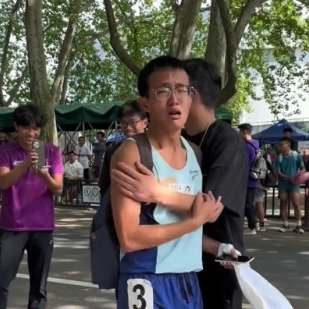 职高男生体育单招上岸哈体喜极而泣