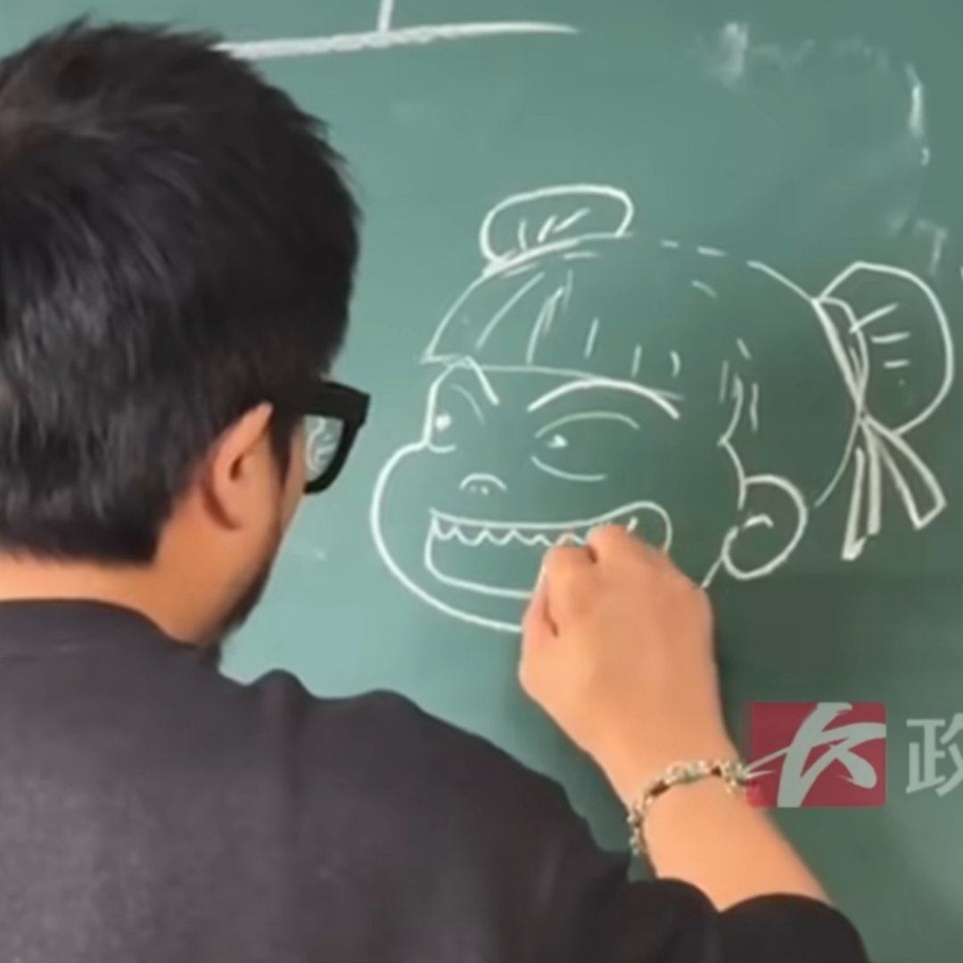 语文老师课后手绘哪吒惊艳学生