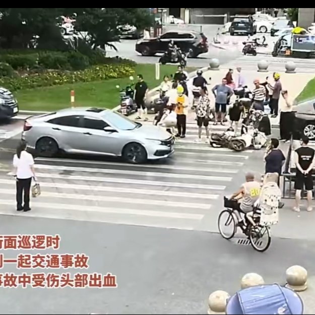 街头突发浙江三名特警上演教科书式救援