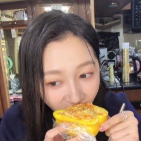 关晓彤给粉丝做的彩椒碗打满分