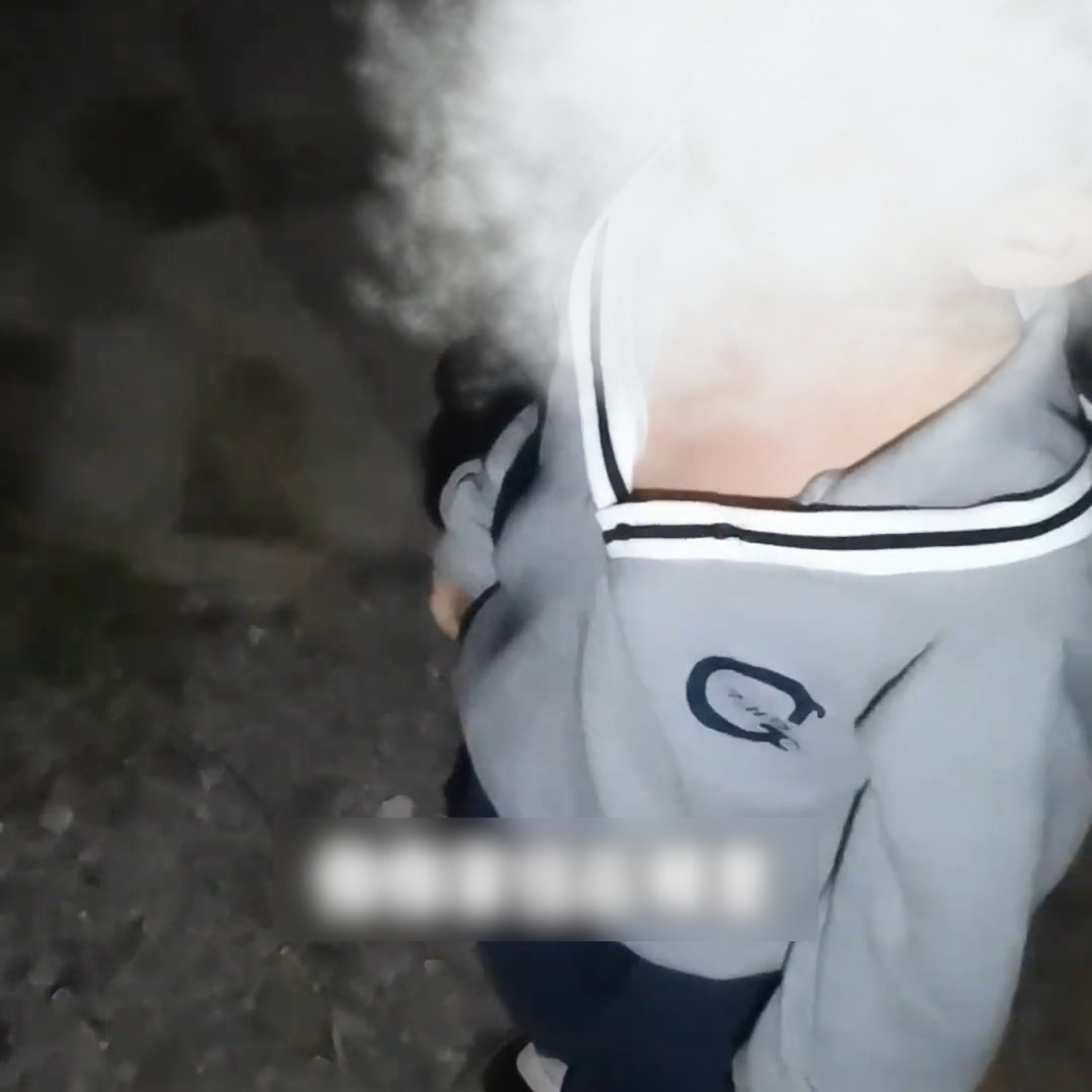 男子步行5公里送迷路男孩回家