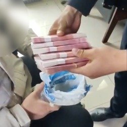 男子陷刷单骗局送钱路上被警方拦截