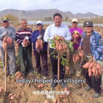 研究生放弃60万年薪回山东老家助农