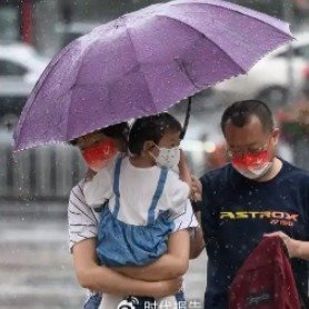 淋雨后必需洗个头吗