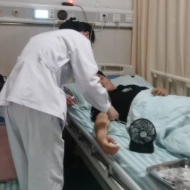 误信偏方治便秘东莞一男子吃进了医院