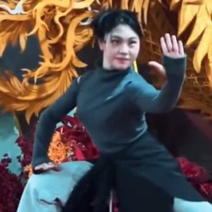 成都一教师还原哪吒同款功夫