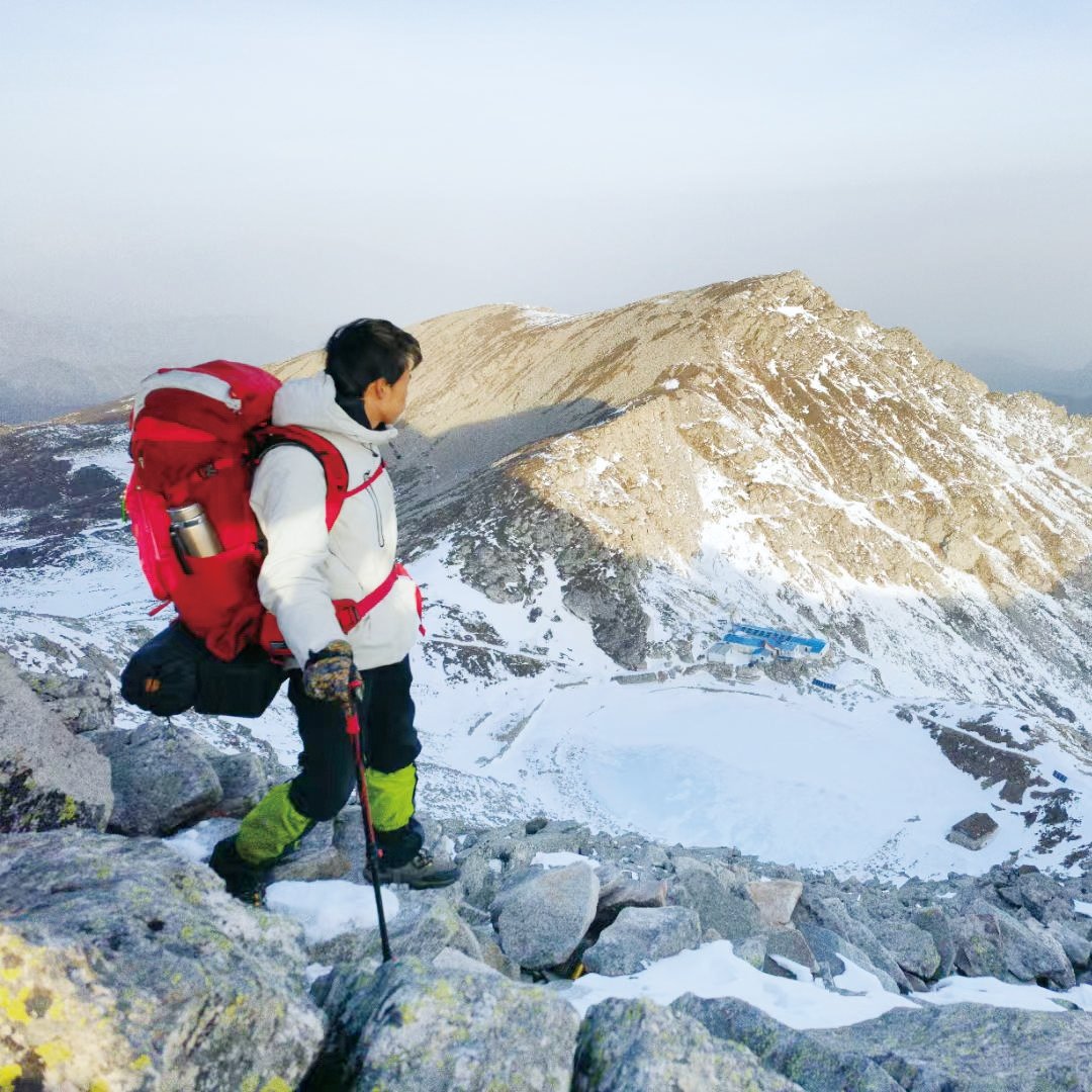 西安00后小伙21天成功登顶21座山