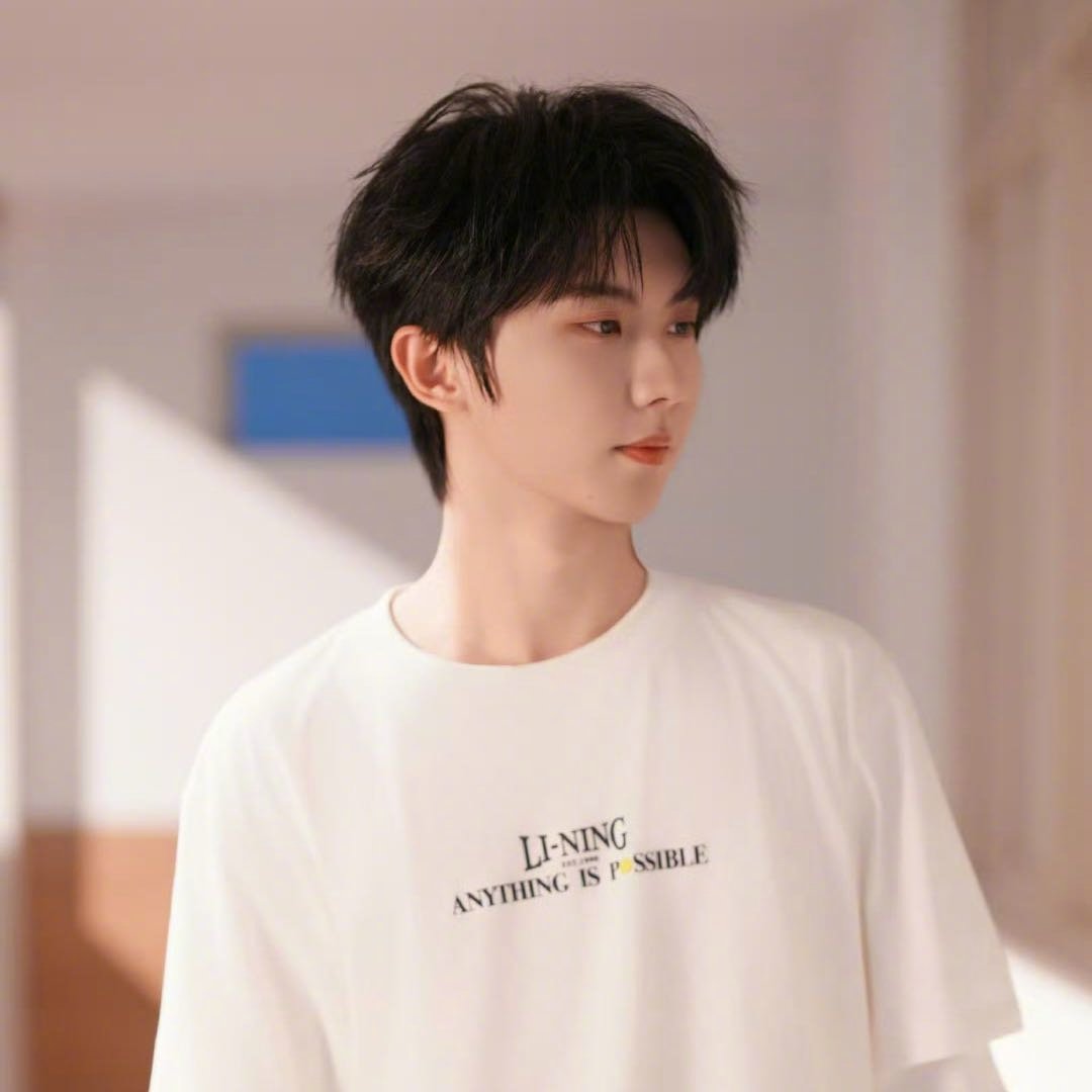 马嘉祺歌手第四期白色套装look