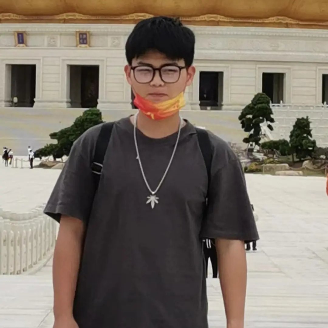 梅大高速救人小伙计划捐出全部慰问金