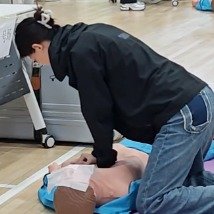 高校将心肺复苏加入校运会比赛项目