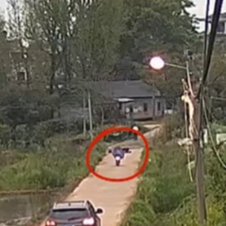 高中生教科书式救人抢回老伯一命