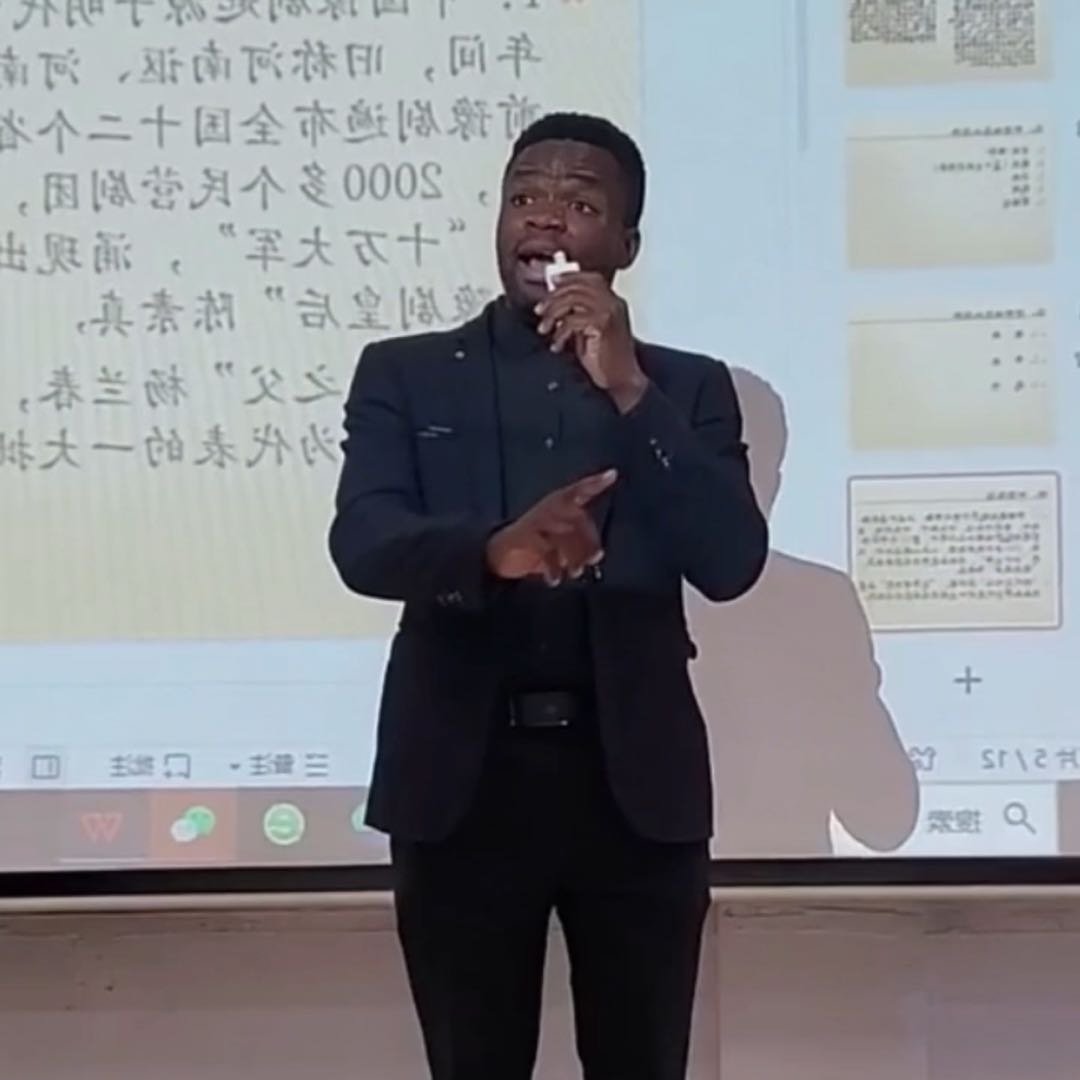 外国留学生在大学课堂唱豫剧花木兰