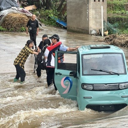 安徽90后民警洪水中救人获三等功