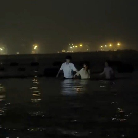 18岁男生毕业旅游时顺手救了个人