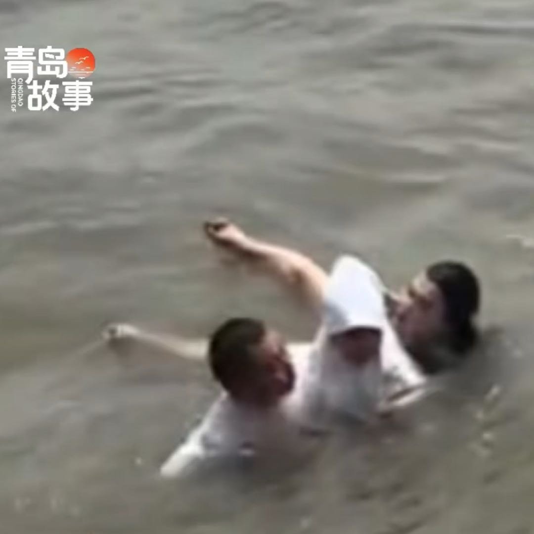 全网寻找跳海救人的青岛白衣大哥