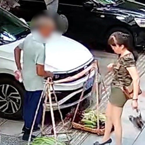 迷糊大姐误付2000元菜钱大爷顺手揣兜