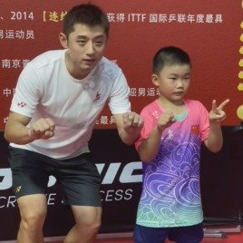 张继科指导小孩哥一拍打了2000板