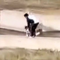 小女孩落水3名高中男生冲上去救人
