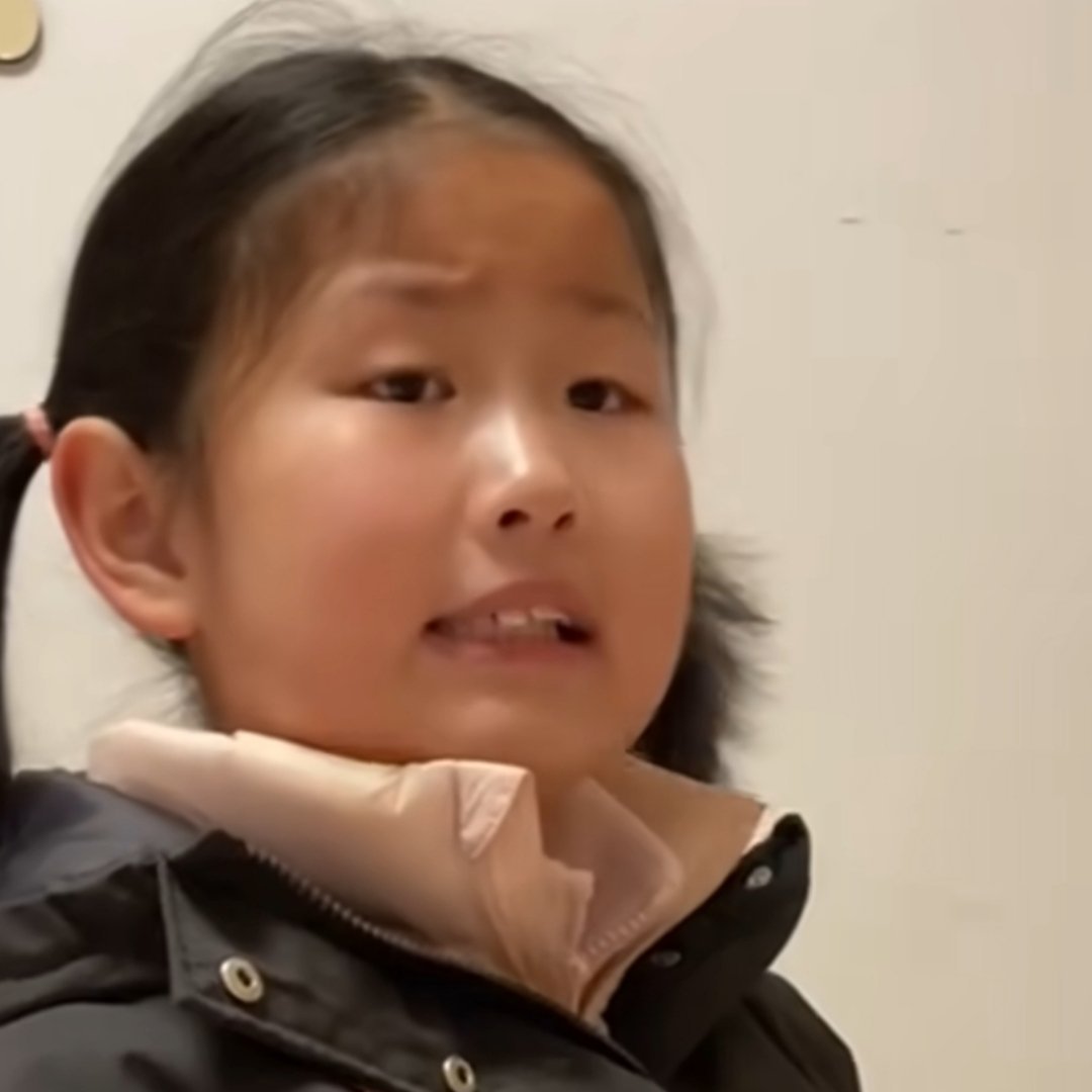 广州小伙贴满顺字车贴求返乡不堵车