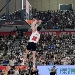 世界级扣篮大神陈登星惊喜现身金华赛区